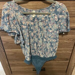 VGUC Anthropologie Free People Floral Blue Bodysuit size M